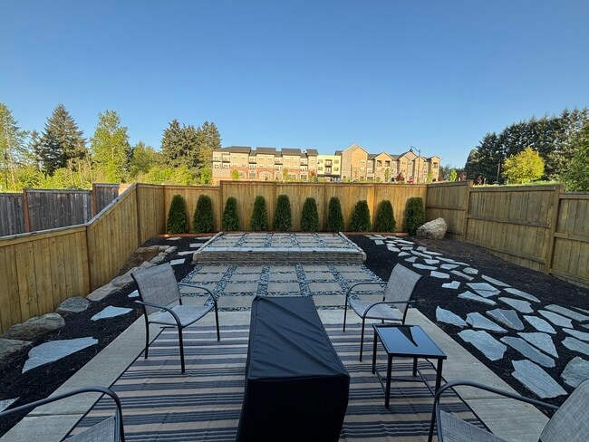 Foto del edificio - 12921 SE Creekside Terrace