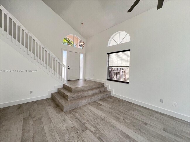 Foto del edificio - 725 NW 156th Ave