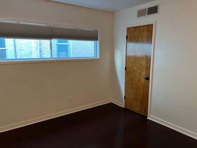 Building Photo - Top Flat