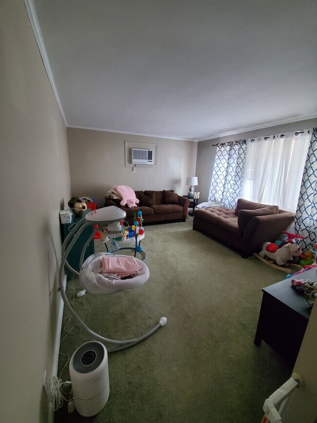 Living room - 5629 136th St