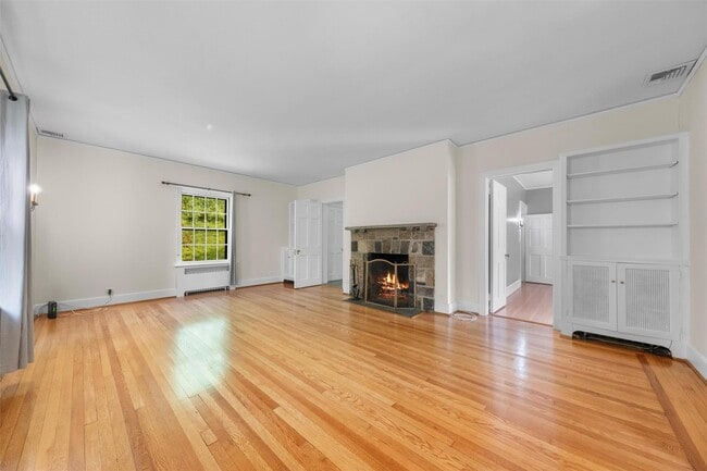 Foto del edificio - 341 Furnace Dock Rd