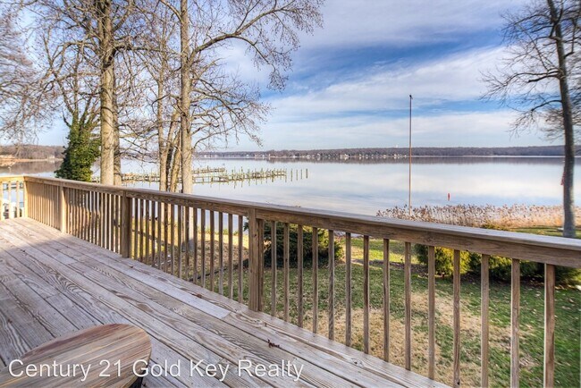 Building Photo - 4 br, 2.5 bath House - 12 Park Lane