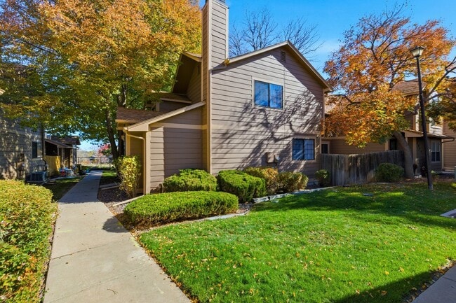 Photo - Deer Pointe Village Townhome Feautures 2 P...