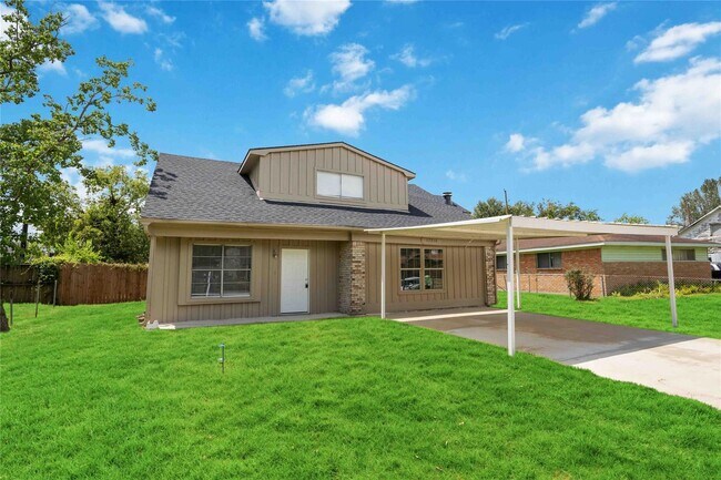 Foto del edificio - 17210 Woodburn Dr