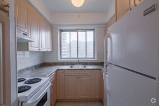 Building Photo - 3555 Chem. de la Côte-des-Neiges
