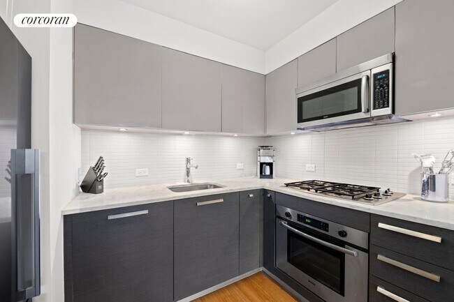Foto del edificio - 505 W 47th St