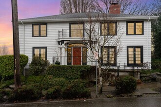 Building Photo - 2906 Harvard Ave E
