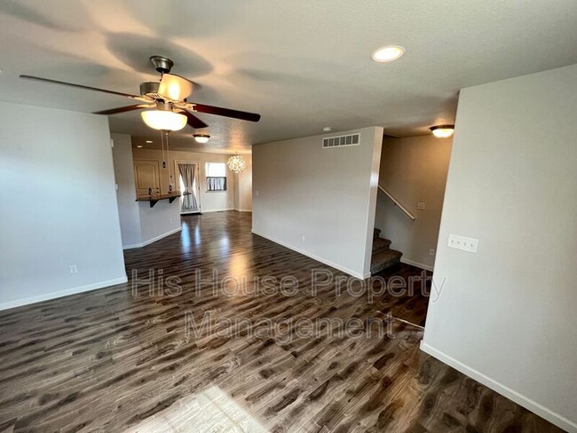 Building Photo - 2509 Shooting Star Way