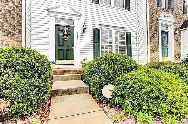 Foto del edificio - 9821 Mallard Glen Dr