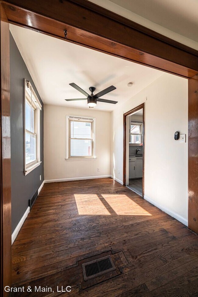 3 Br 1 Bath House 19253 Brady House For Rent In Redford Charter 