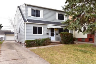Building Photo - 10204 S Highland Ave