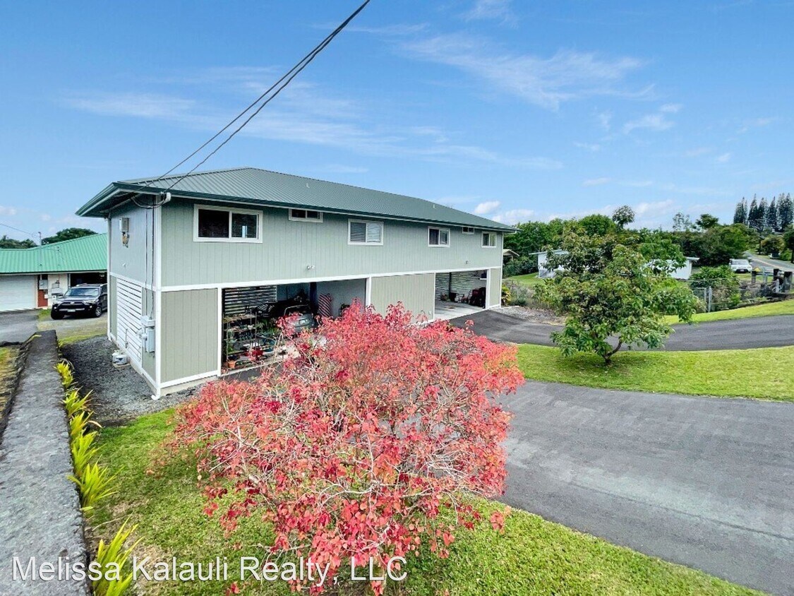2 br, 1 bath House 609 Iwalani St. House Rental in Hilo, HI