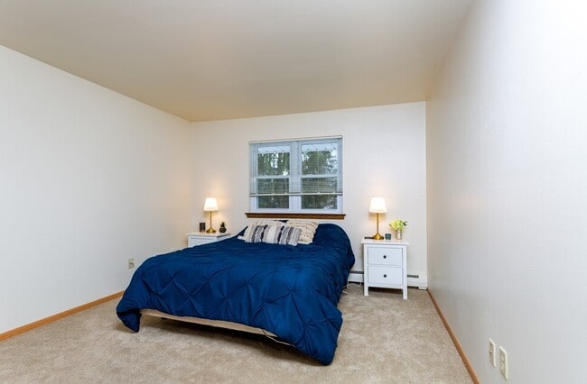 Building Photo - Apple Valley Apartments and Townhomes