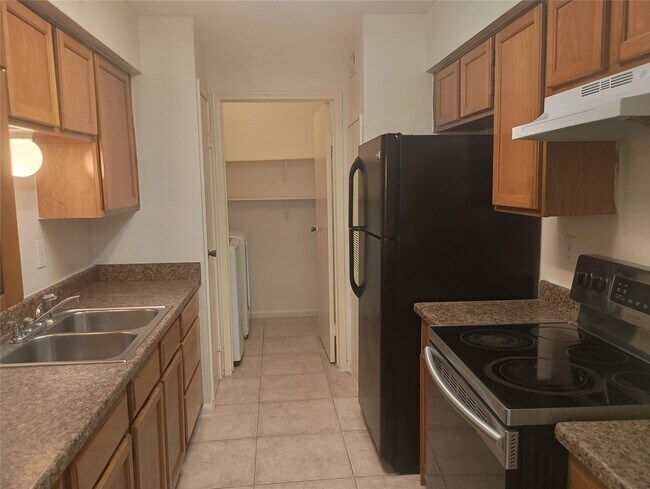 Foto del edificio - 8787 Brae Acres Rd