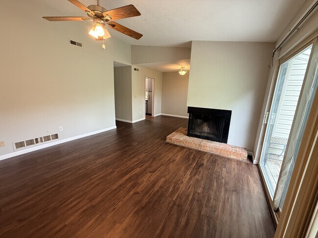 Foto del edificio - 7280 E Galbraith Rd