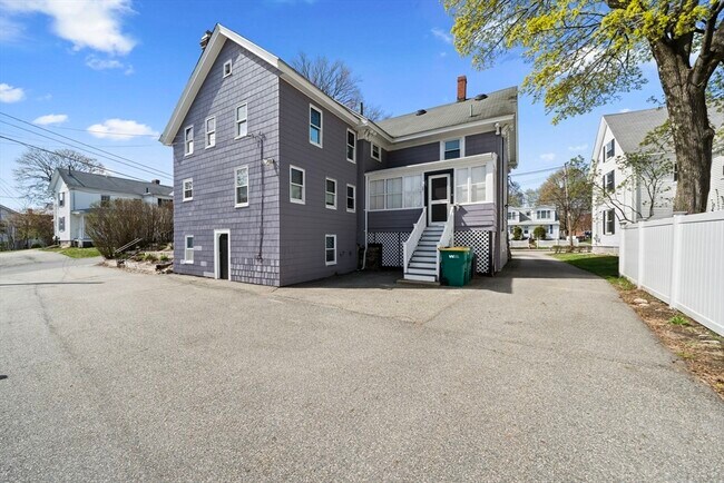 Foto del edificio - 99 Montvale Ave