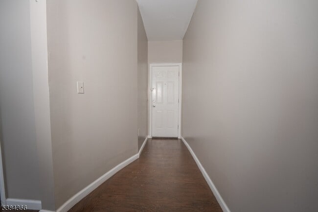 Foto del edificio - 296 N Clinton St