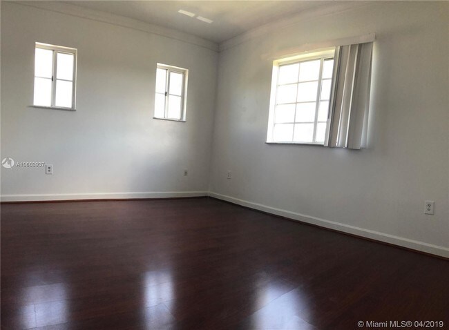 Foto del edificio - 2866 NE 4th St