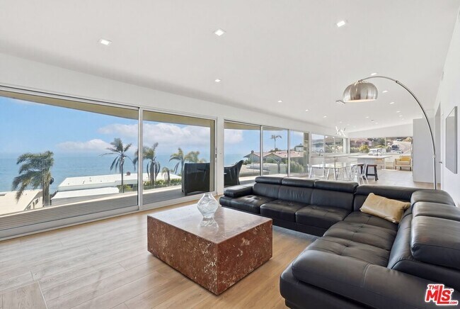 Foto del edificio - 18109 W Coastline Dr
