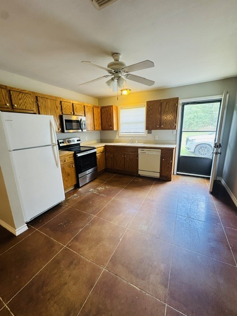 Building Photo - 120 Peavine Rd