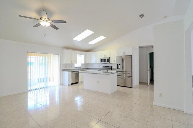 Foto del edificio - 3631 SW Kasin St