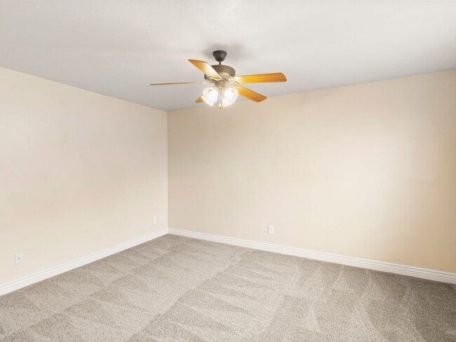 Building Photo - 986 W 270 S