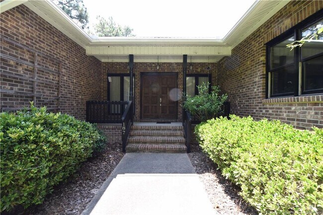 Foto del edificio - 187 Lakewind Ct