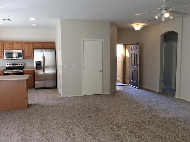 Foto del edificio - 44812 Paraiso Ln