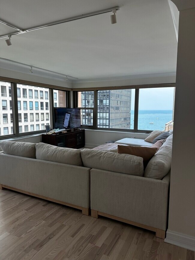 Foto del edificio - 247 E Chestnut St