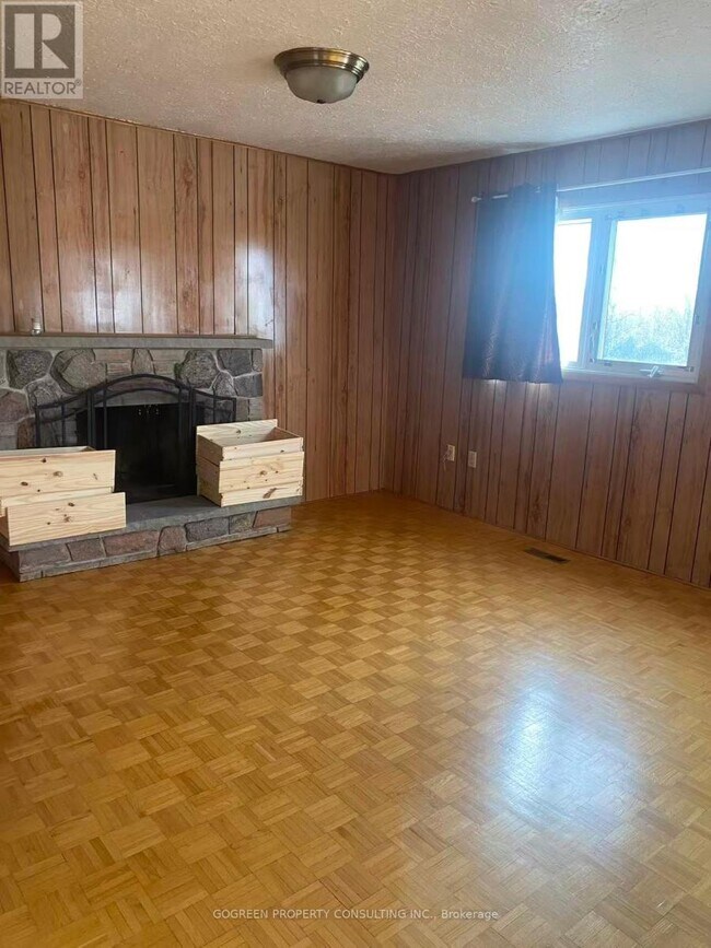 Building Photo - 243 Shawnee Cir