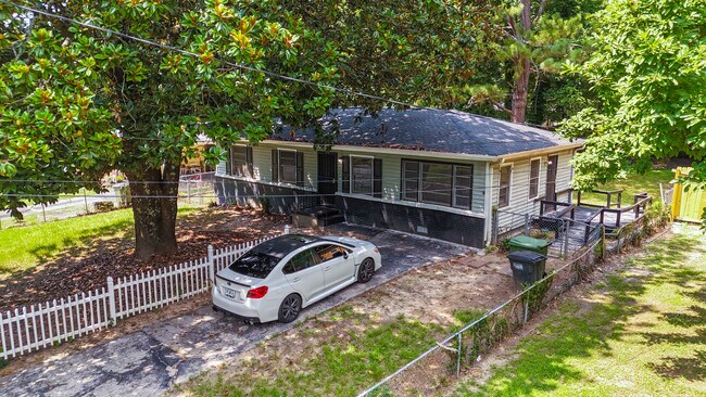 Foto del edificio - 2821 Revere Dr NW