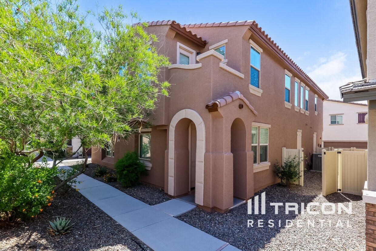 Foto principal - 12548 W Hummingbird Terrace