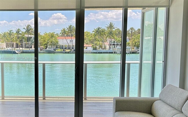 Foto del edificio - 6620 Indian Creek Dr