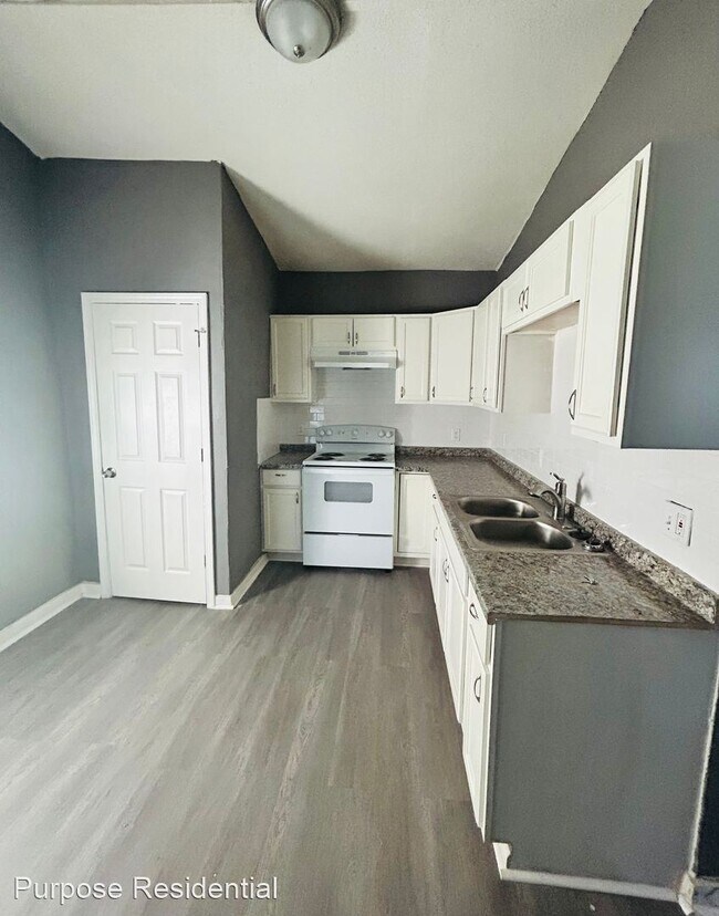 Building Photo - 2 br, 1 bath House - 6227 E 16th Ter