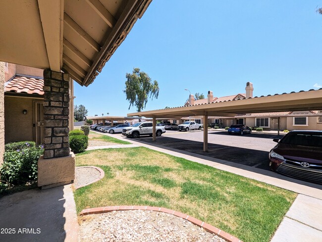 Foto del edificio - 4601 N 102nd Ave
