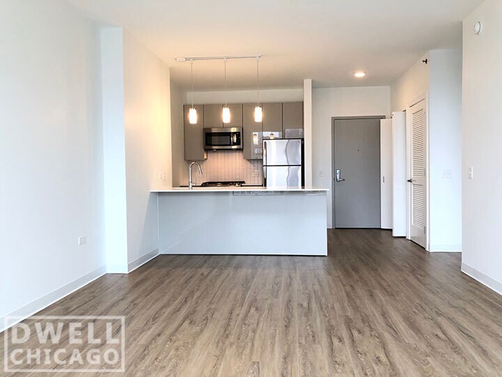 Foto principal - 816 W Van Buren St