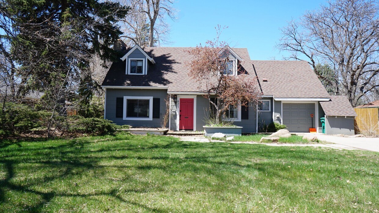 Primary Photo - Charming 4 Bed, 2.5 Bath House Half Block ...