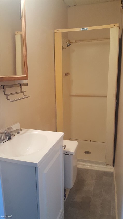 Building Photo - Studio, 1 bath Apartment - 124 Mound St