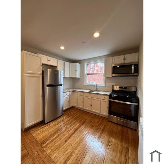 Building Photo - 2444 N 50th St