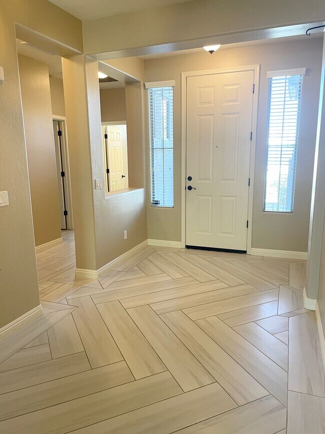 Building Photo - Beautiful Single Level 3 Bed/ 2 Bath + Den Home In Maricopa. Tons of Upgrades Throughout!