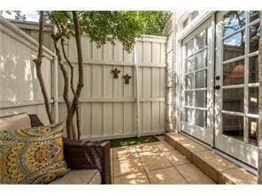 Building Photo - 4424 Holland Ave