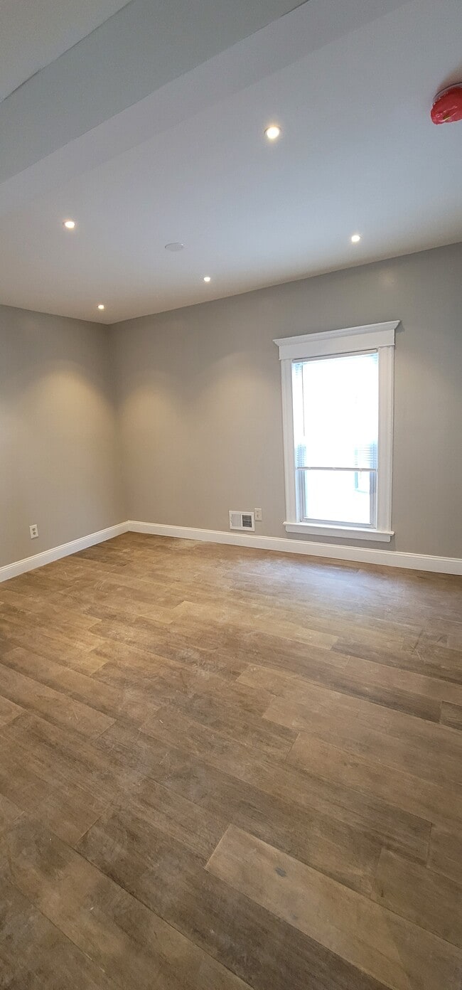 Foto del edificio - 16 Ayer Pl