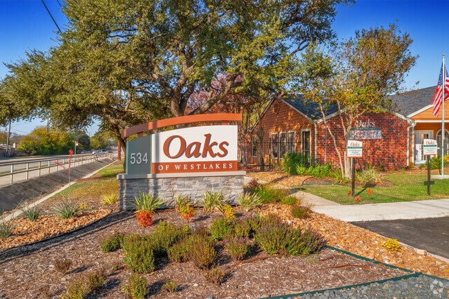 Building Photo - Oaks of Westlakes