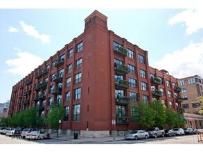 Building Photo - 1000 W Washington Blvd
