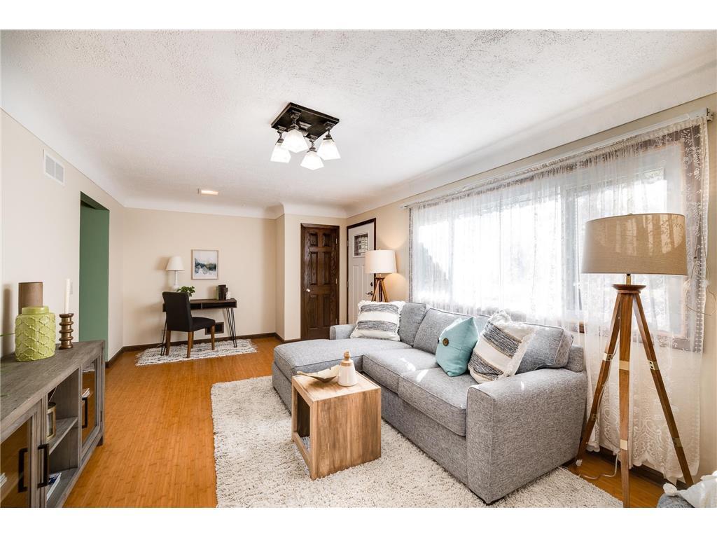 Foto principal - 4732 Nevada Ave N