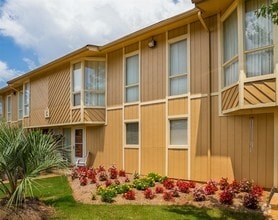 Building Photo - Indian Hills
