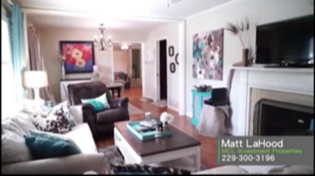 Building Photo - Very Nice 3 bed 2 bath house