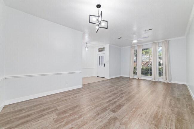 Foto del edificio - 20415 Longspring Dr