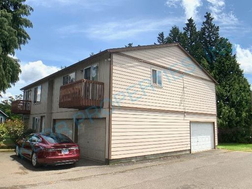 Primary Photo - Charming 2-Bedroom Multiplex in Portland w...