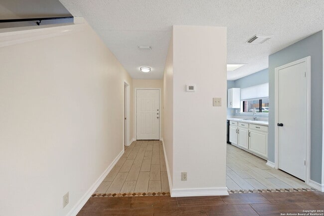 Building Photo - 8910 Kenton Briar